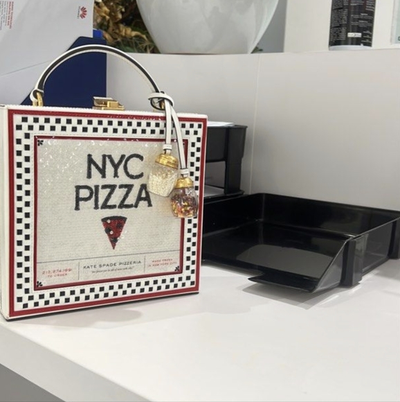 NWT RARE KATE SPADE 3D PIZZA BOX TOP HANDLE CROSSBODY BAG - Picture 8 of 11
